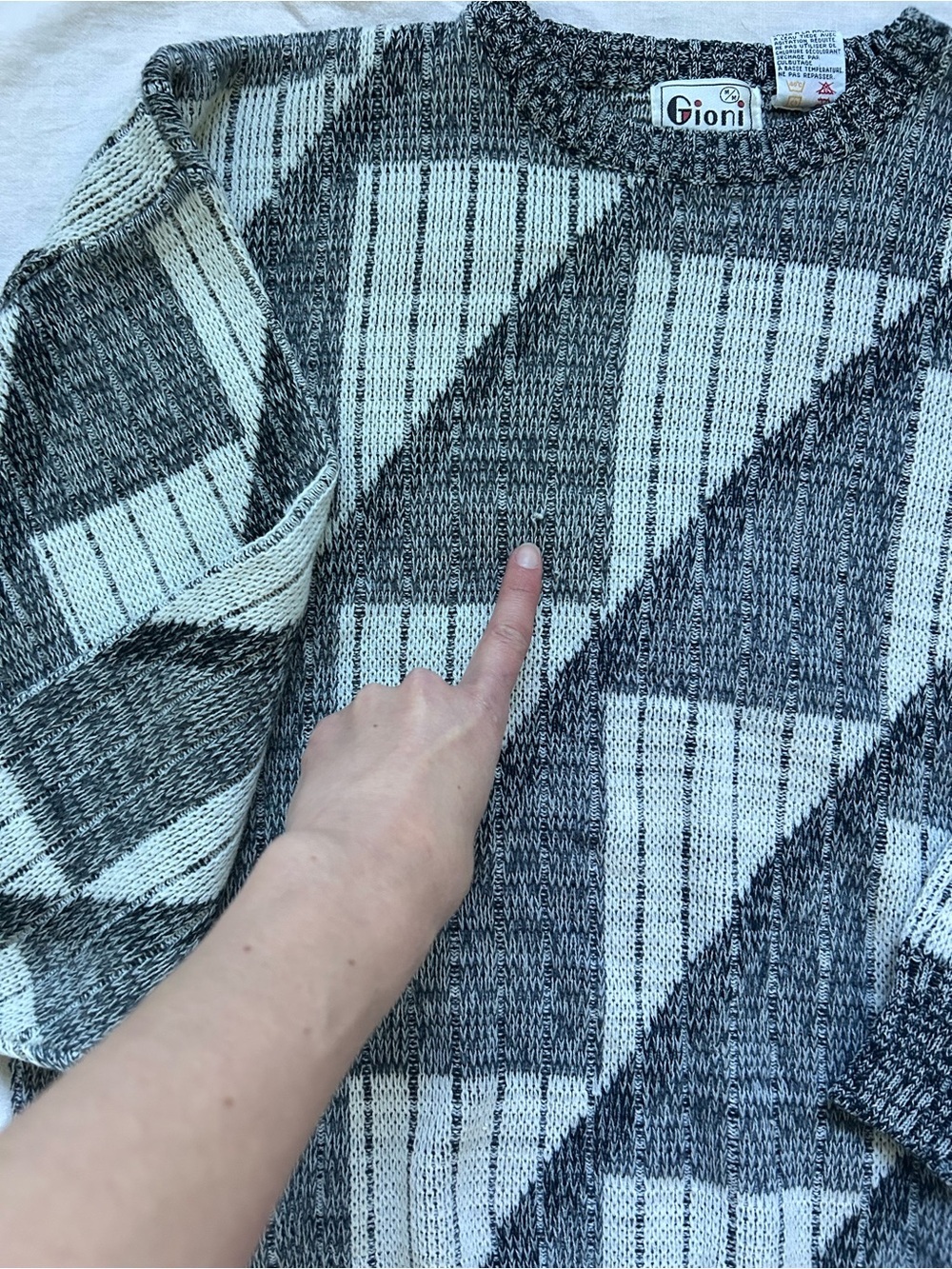 Vintage Black & White Geometric Crewneck Sweater - Picture 2 of 4